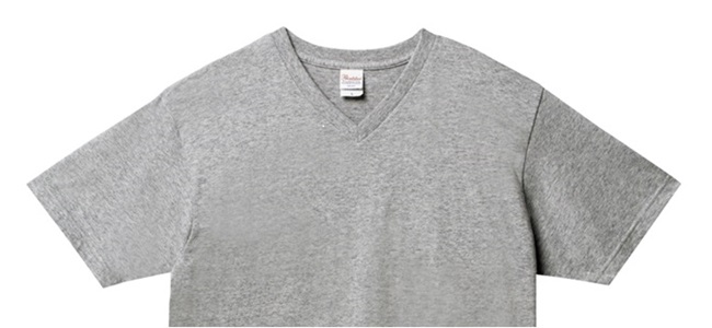 VネックTシャツ